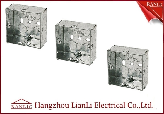 Cina 75MM * 75MM Steel Electrical Gang Box 20m 25mm Lubang Dengan Terminal Kuningan pemasok