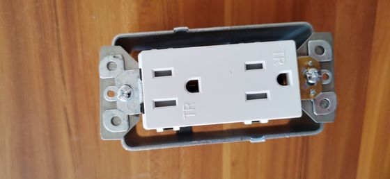 Kotak Outlet Braket Pemasangan 3 4 Gang pemasok